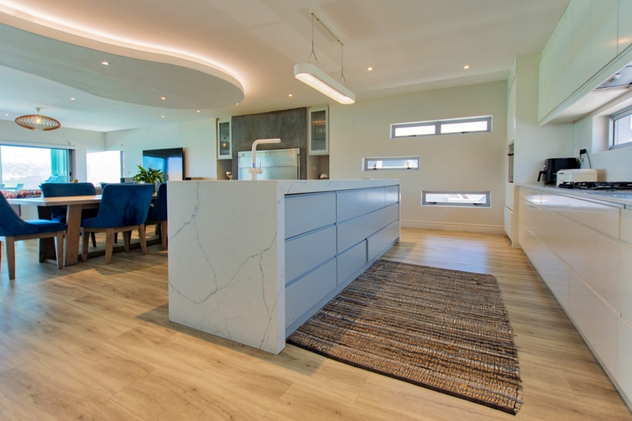 6 Bedroom Property for Sale in Myburgh Park Western Cape